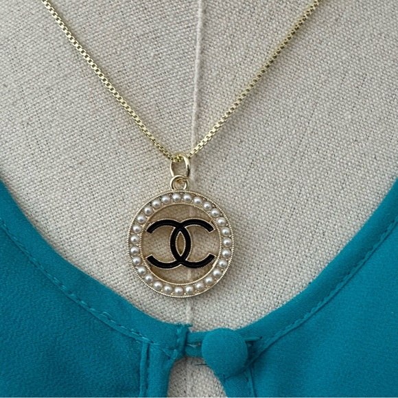 Vintage Chanel Designer Logo 18” Gold Necklace - Picture 1 of 10